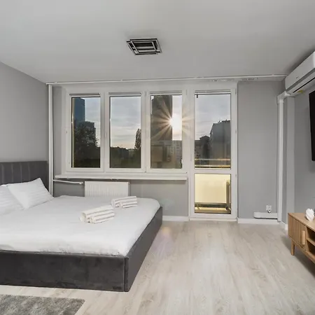 Apartman Wola District - With Skyline View Varsó