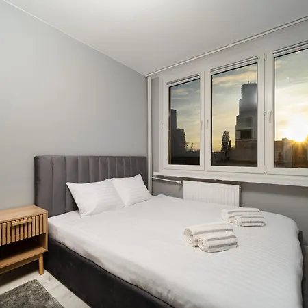 Apartman Wola District - With Skyline View Varsó